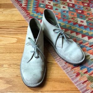 Clarks Desert Boot in Mint Suede